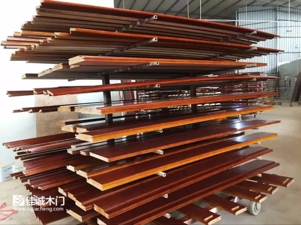 重慶佳誠木門：新品橡膠木木門烤漆展示
