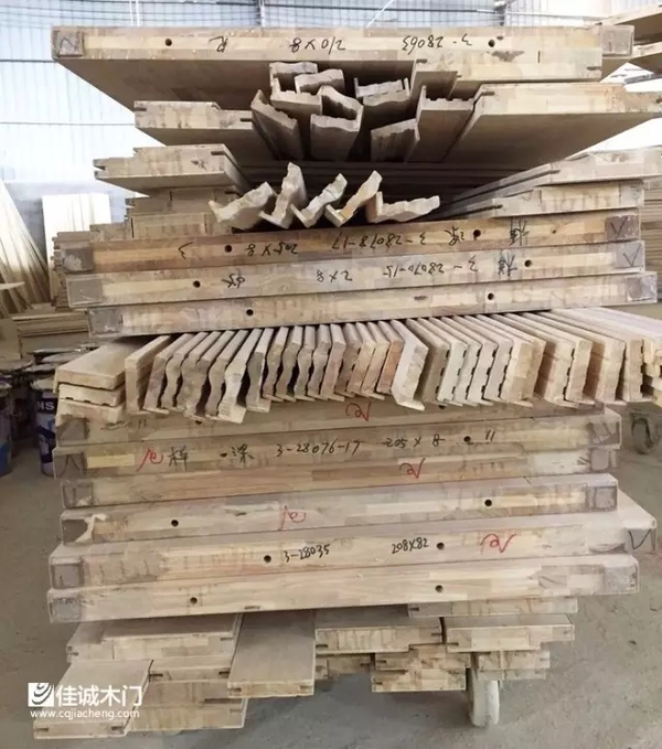重慶佳誠木門：新品橡膠木木門泰國橡膠木展示