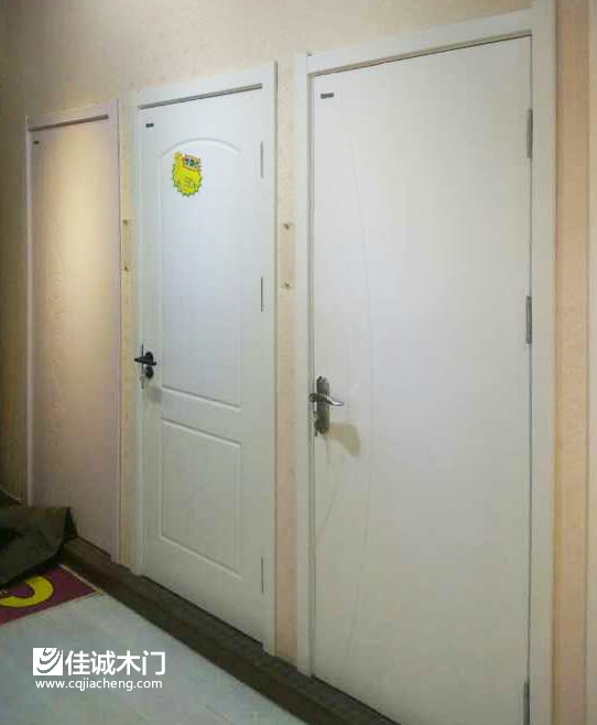 重慶佳誠木門：遼寧省遼陽市專賣店內(nèi)部產(chǎn)品展示